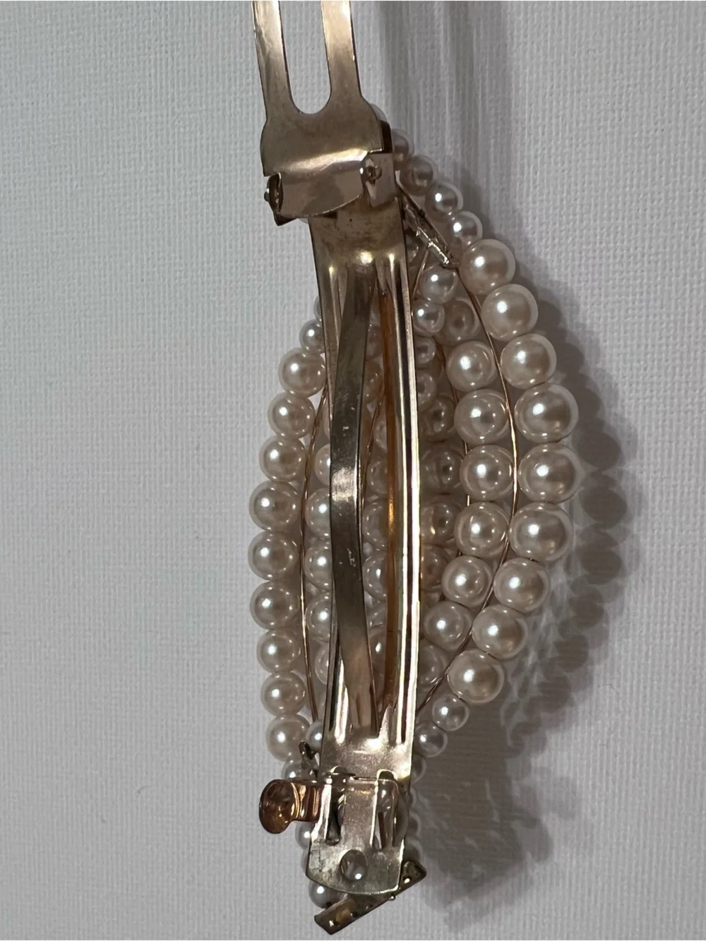 Classic Vintage Pearl Wave Wedding Day Hair Clip - Ivory Faux Pearl Accent